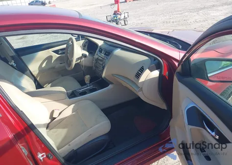 2015 Nissan Altima 2.5 S из США, поврежденный, VIN 1N4AL3AP1FC169255